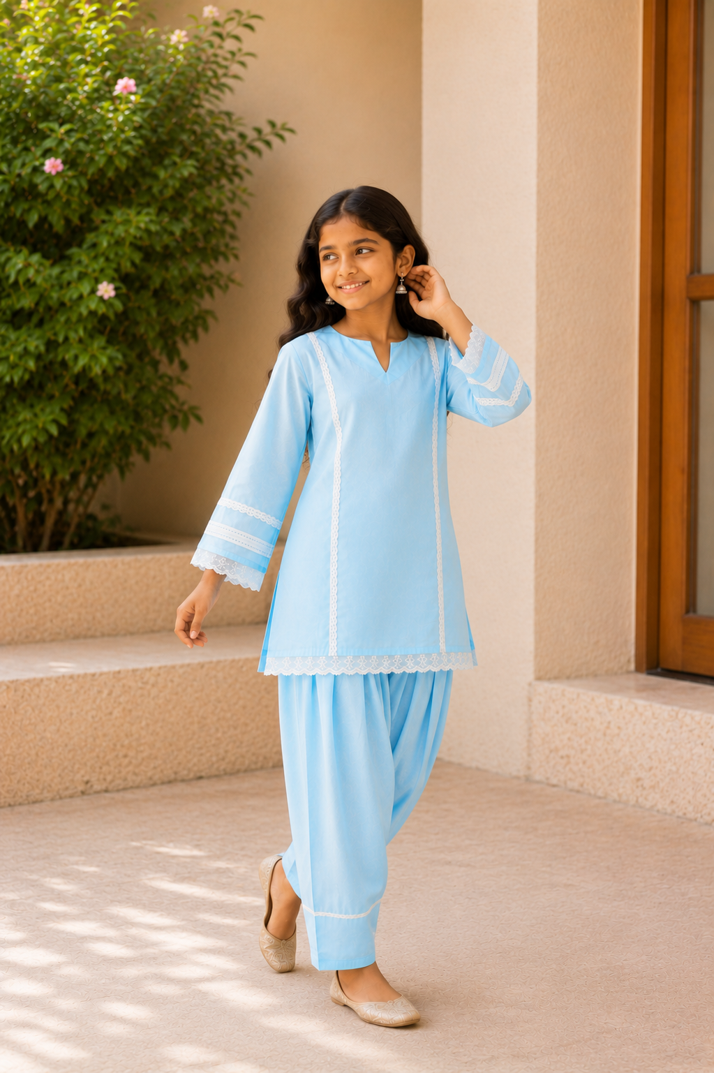Girls Graceful Lace Detailed Salwar Kurta Outfit
