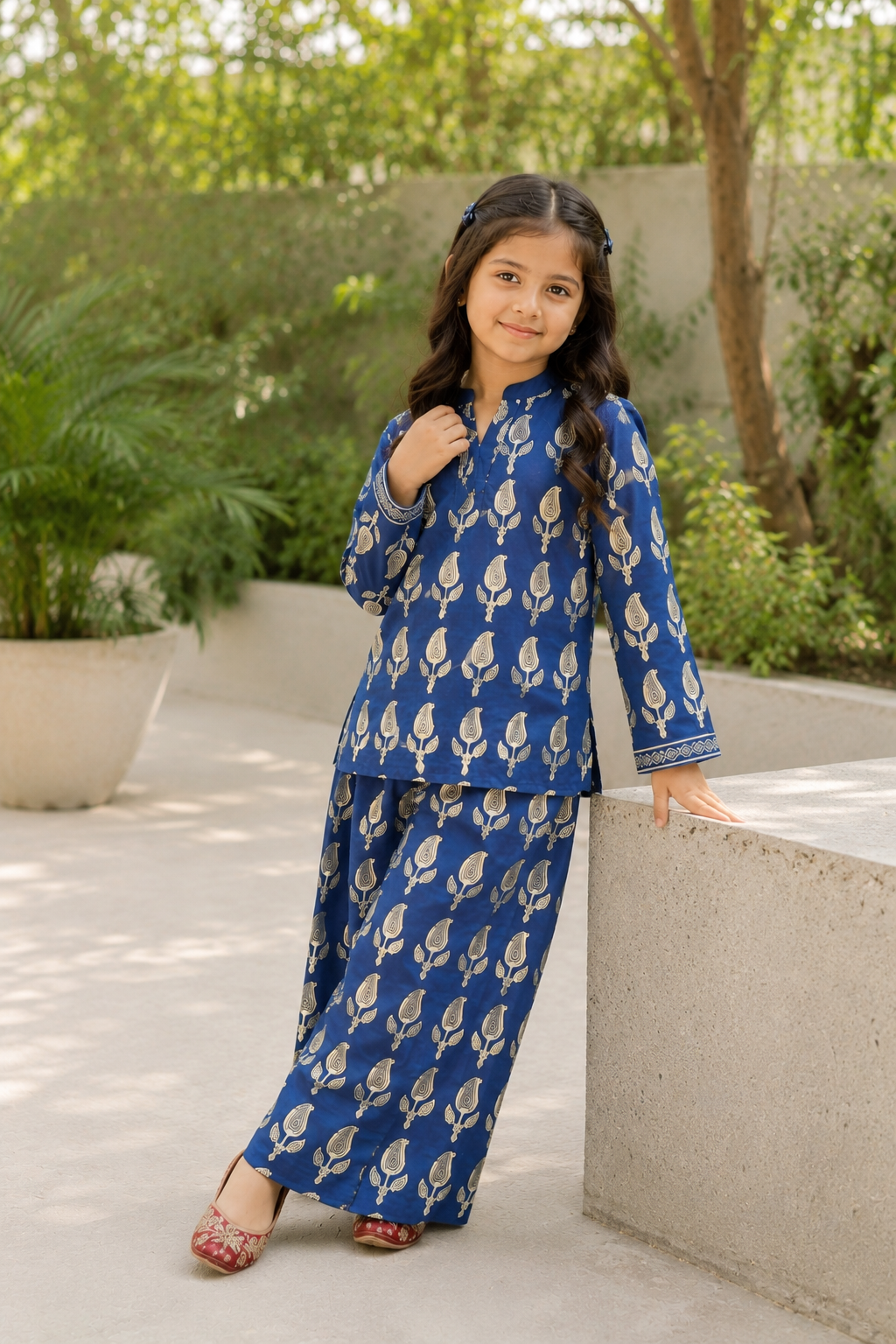 Girls Classic Floral Motif Kurta Salwar Outfit