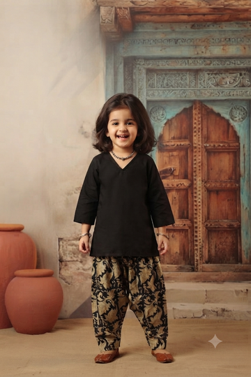 Girls Stylish Cotton Blend Salwar Kurta Co-Ord Set